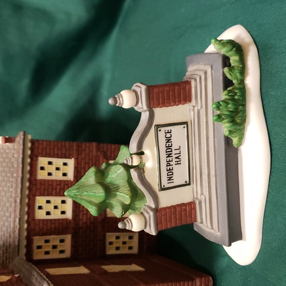 Department 56 Independence Hall - Picture 3 of 17